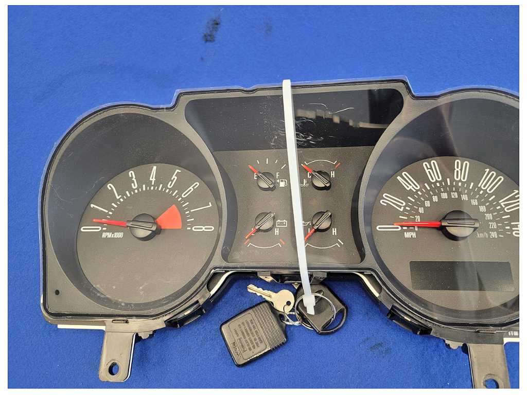 2006 Ford Mustang GT 4.6L Gauge Cluster Speedometer MPH 43k Miles 2600 - The Parts Farm