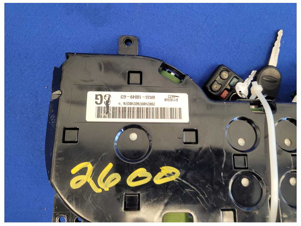 2006 Ford Mustang GT 4.6L Gauge Cluster Speedometer MPH 43k Miles 2600 - The Parts Farm