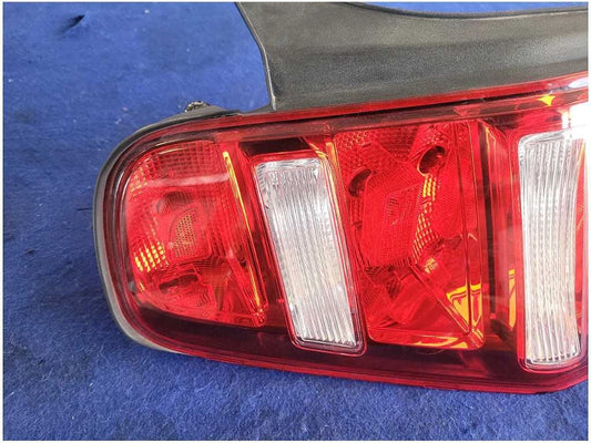 2010-2012 Ford Mustang GT Boss 302 Driver Rear Taillight Brake Light Lamp 2830