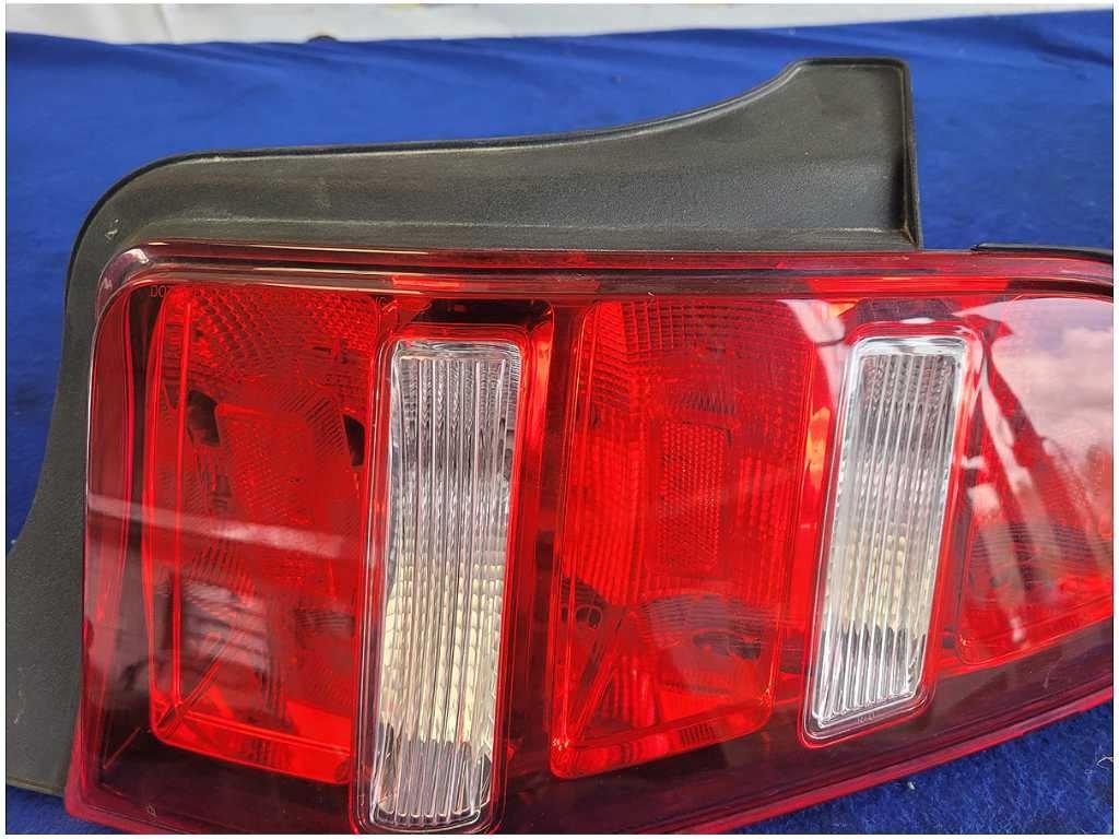 2010 - 2012 Ford Mustang GT Boss 302 Passenger Rear Taillight Brake Light 2830 - The Parts Farm