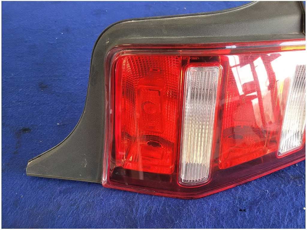2010 - 2012 Ford Mustang GT Boss 302 Passenger Rear Taillight Brake Light 2830 - The Parts Farm