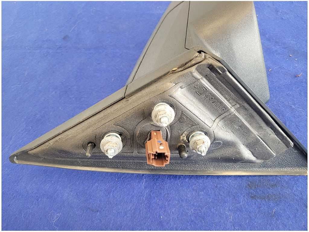 2010 - 2012 Ford Mustang GT Coupe Driver Rear View Mirror Glass Spot Paint 2880 - The Parts Farm