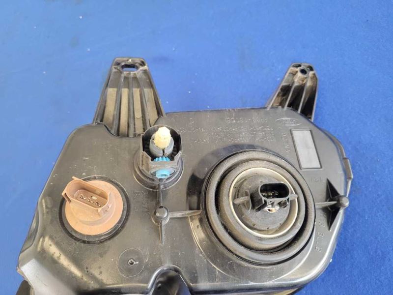 2010 - 2012 Ford Mustang GT Driver Headlight Front Light Lamp *Broke Tab* 2497 - The Parts Farm
