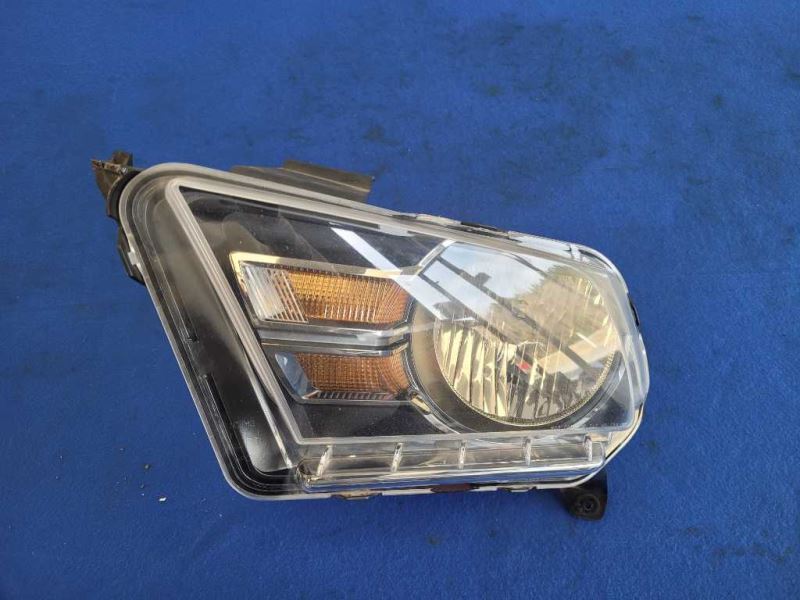 2010 - 2012 Ford Mustang GT Driver Headlight Front Light Lamp *Broke Tab* 2497 - The Parts Farm