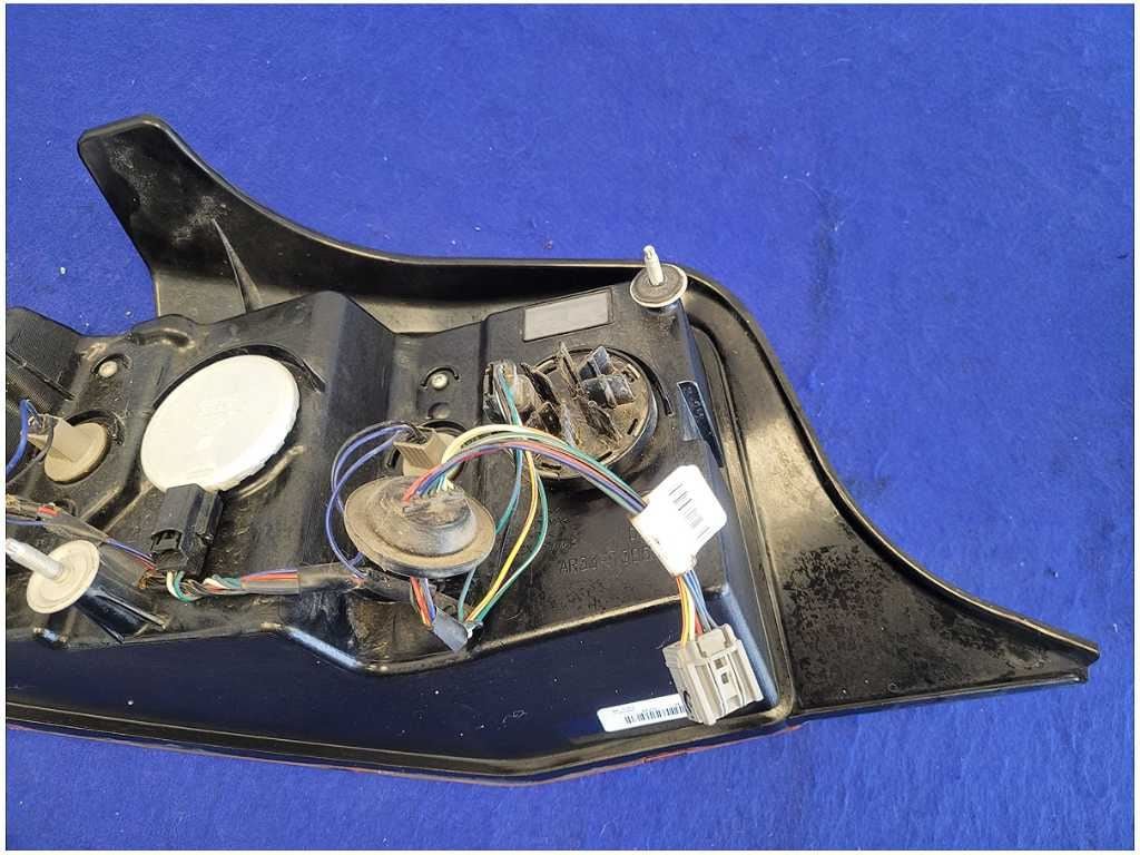 2010 - 2012 Ford Mustang GT Passenger Rear Taillight Lamp Light 2773 - The Parts Farm