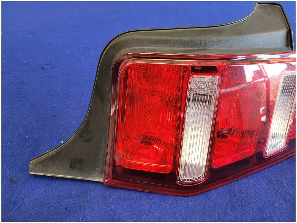 2010 - 2012 Ford Mustang GT Passenger Rear Taillight Lamp Light 2773 - The Parts Farm