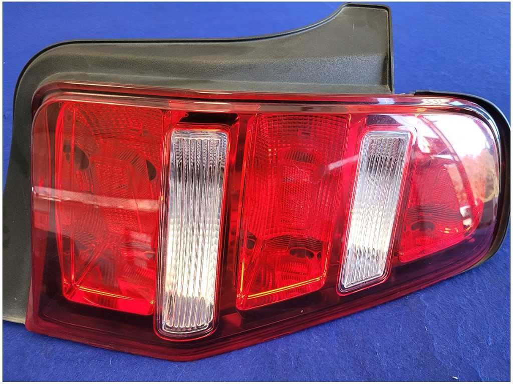 2010 - 2012 Ford Mustang GT Passenger Rear Taillight Lamp Light 2773 - The Parts Farm