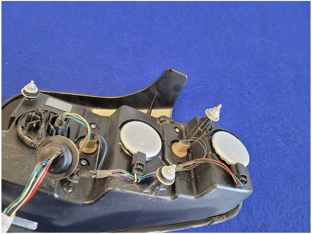 2010 - 2012 Ford Mustang GT S197 Driver Rear Taillight Brake Light Lamp 2759 - The Parts Farm