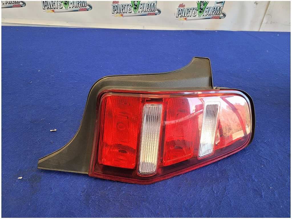 2010 - 2012 Ford Mustang GT S197 Passenger Rear Taillight Brake Lamp Light 2759 - The Parts Farm