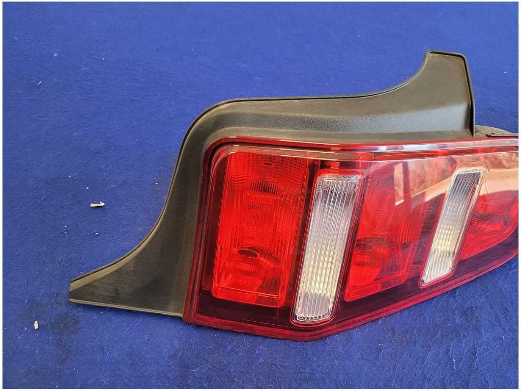 2010 - 2012 Ford Mustang GT S197 Passenger Rear Taillight Brake Lamp Light 2759 - The Parts Farm