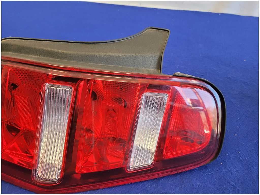 2010 - 2012 Ford Mustang GT S197 Passenger Rear Taillight Brake Lamp Light 2759 - The Parts Farm