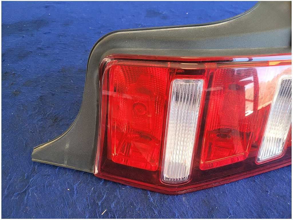 2010 - 2012 Ford Mustang GT S197 Passenger Rear Taillight Lamp Light Brake 2807 - The Parts Farm