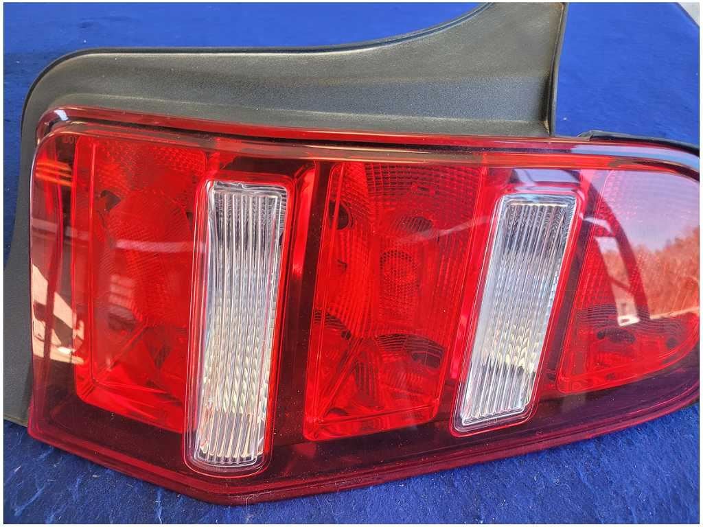 2010 - 2012 Ford Mustang GT S197 Passenger Rear Taillight Lamp Light Brake 2807 - The Parts Farm