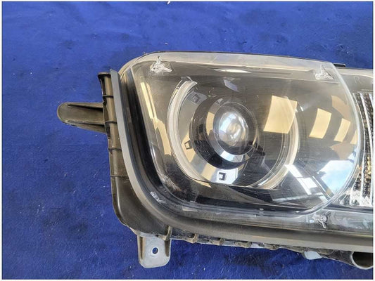 2010-2013 Chevrolet Camaro Front Passenger Headlight Halogen HID Lamp Light 2835