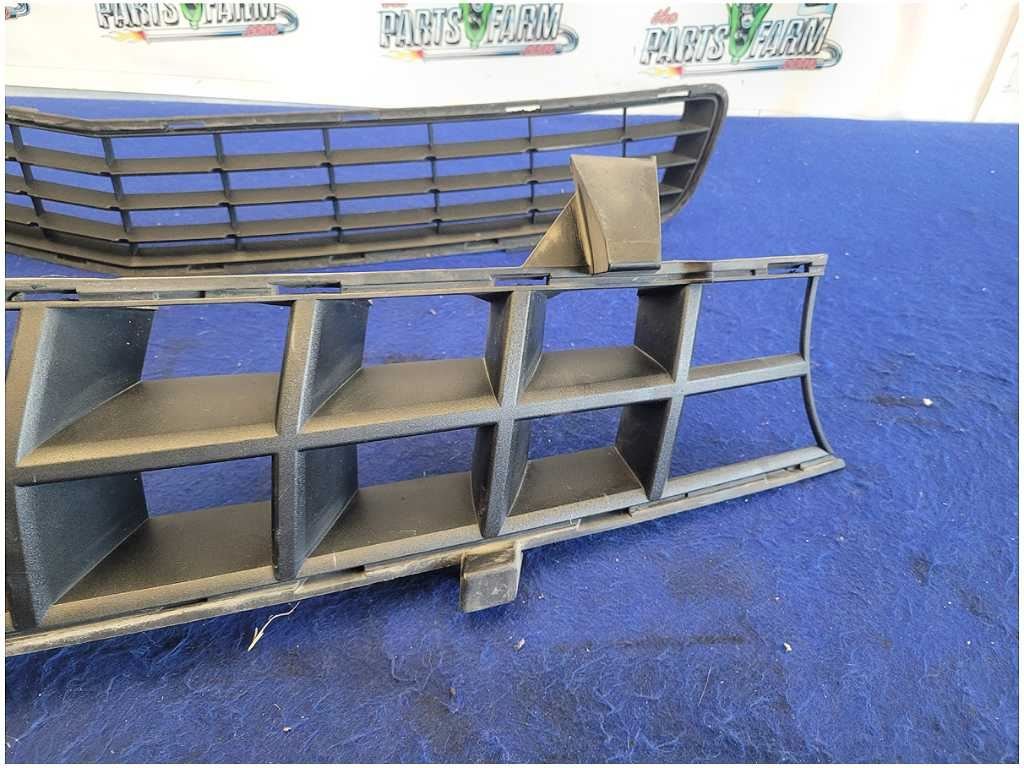 2010 - 2013 Chevrolet Camaro SS Front Pair Bumper Grills Upper Lower 2811 - The Parts Farm