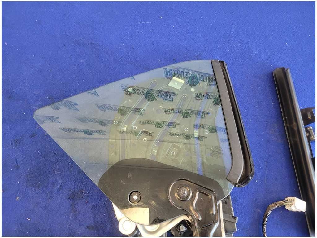 2010-2014 Ford Mustang GT Convertible Passenger Rear Quarter Glass Window 2901 - The Parts Farm