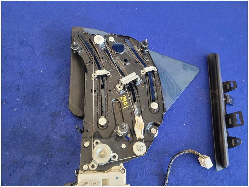 2010-2014 Ford Mustang GT Convertible Passenger Rear Quarter Glass Window 2901 - The Parts Farm