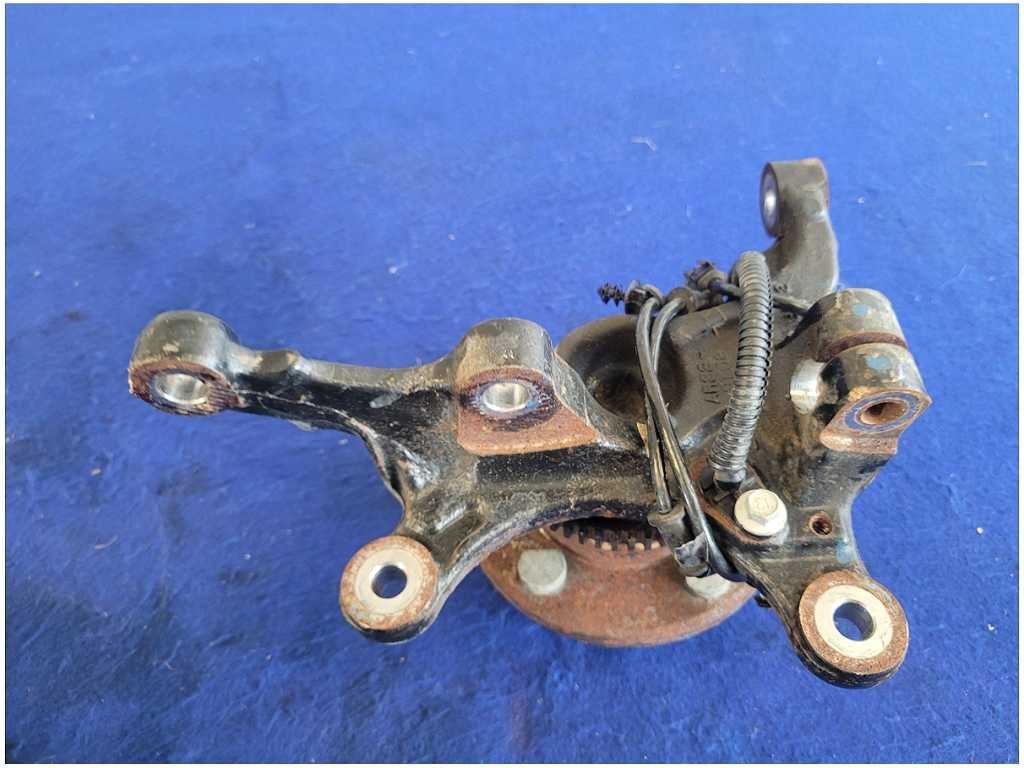 2010-2014 Ford Mustang GT Driver Left Front Spindle Knuckle Hub 2902 - The Parts Farm