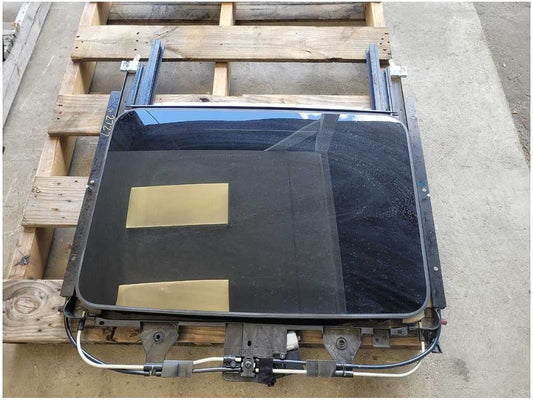 2010 - 2015 Chevrolet Camaro SS 6.2L Coupe Sunroof Shade Glass Window 2727 - The Parts Farm