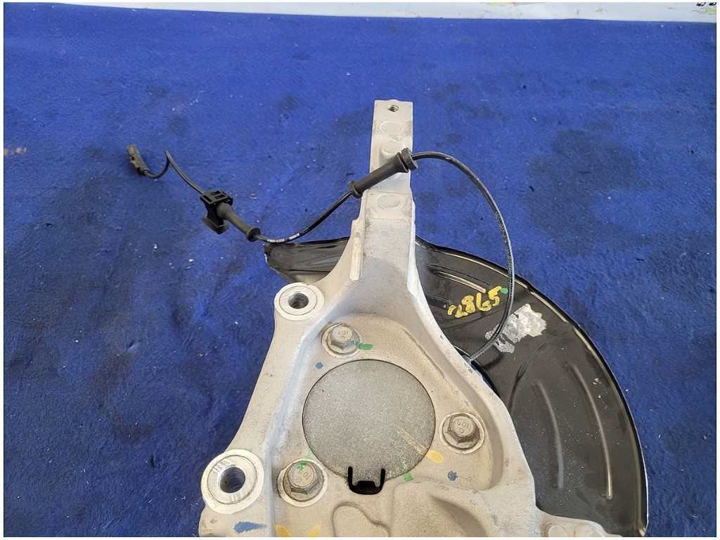 2010 - 2015 Chevrolet Camaro SS 6.2L Driver Front Spindle Knuckle Hub 2865 - The Parts Farm