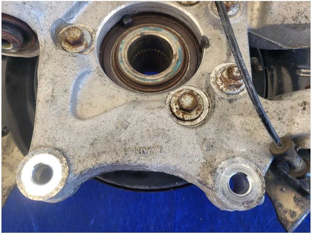 2010 - 2015 Chevrolet Camaro SS 6.2L Driver Rear Spindle Knuckle Hub 2764 - The Parts Farm