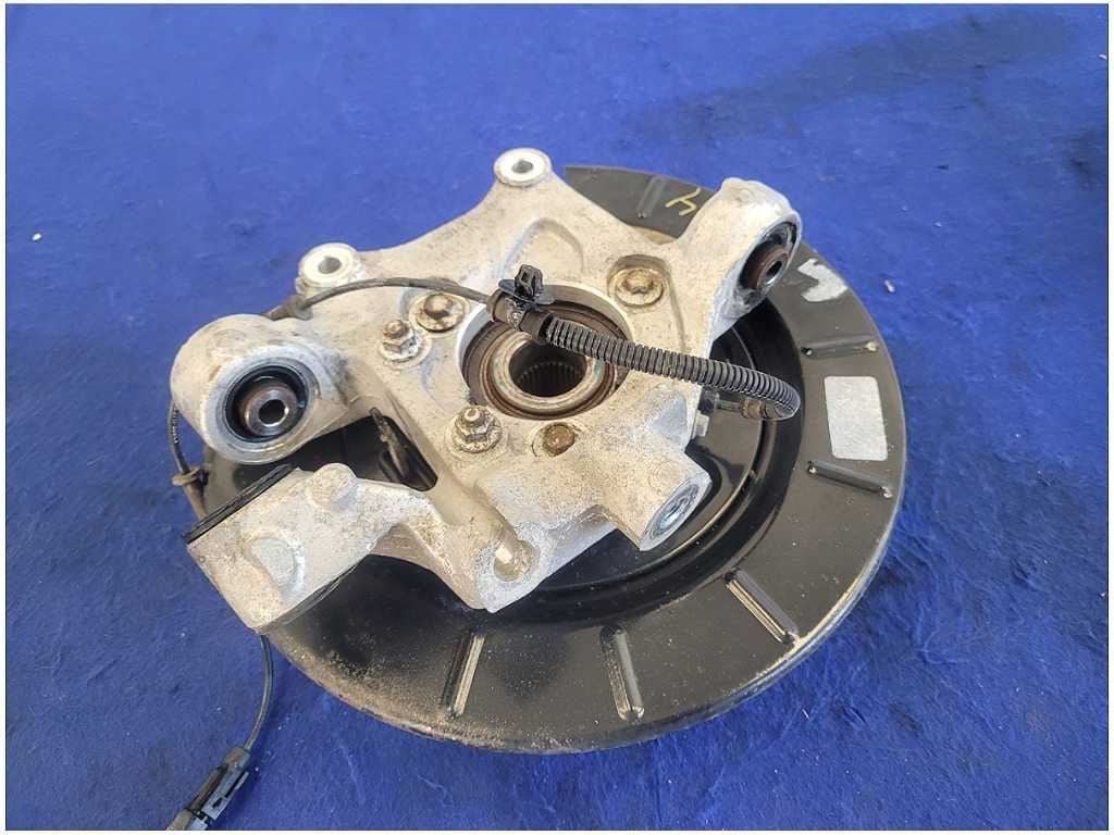 2010 - 2015 Chevrolet Camaro SS 6.2L Driver Rear Spindle Knuckle Hub 2764 - The Parts Farm