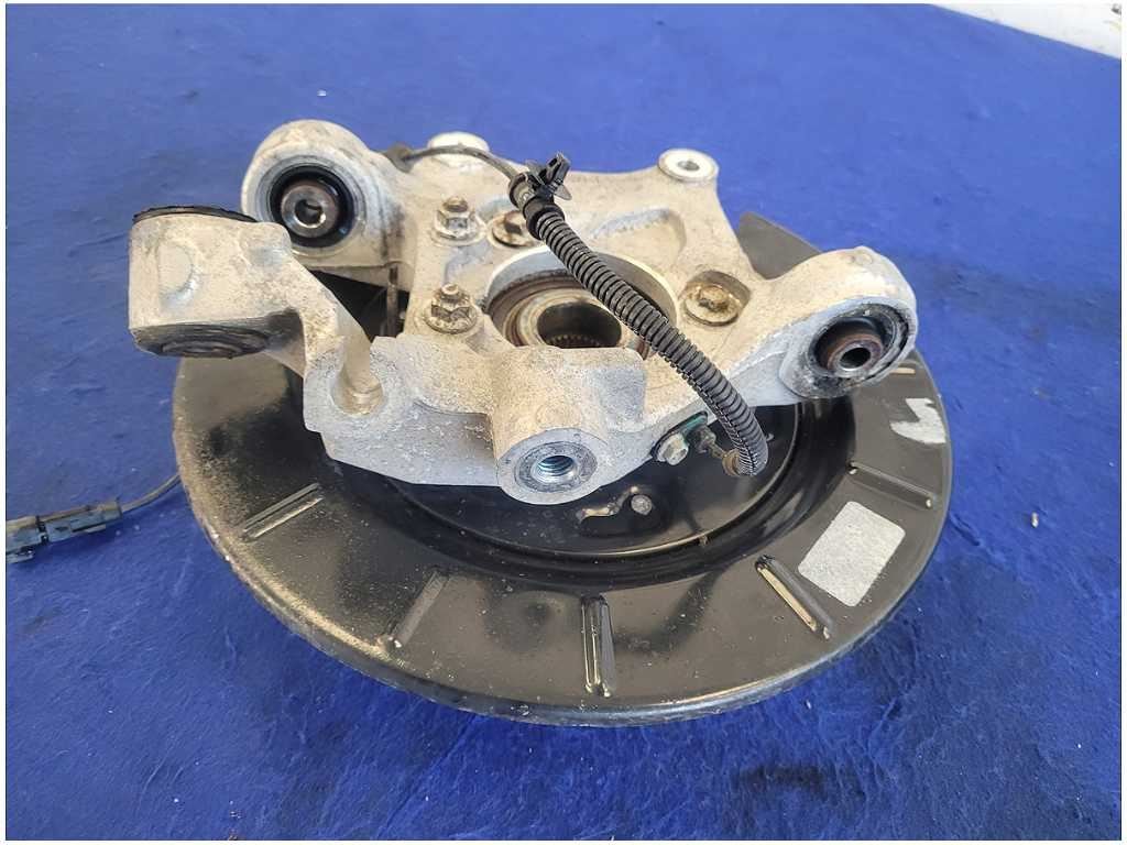 2010 - 2015 Chevrolet Camaro SS 6.2L Driver Rear Spindle Knuckle Hub 2764 - The Parts Farm