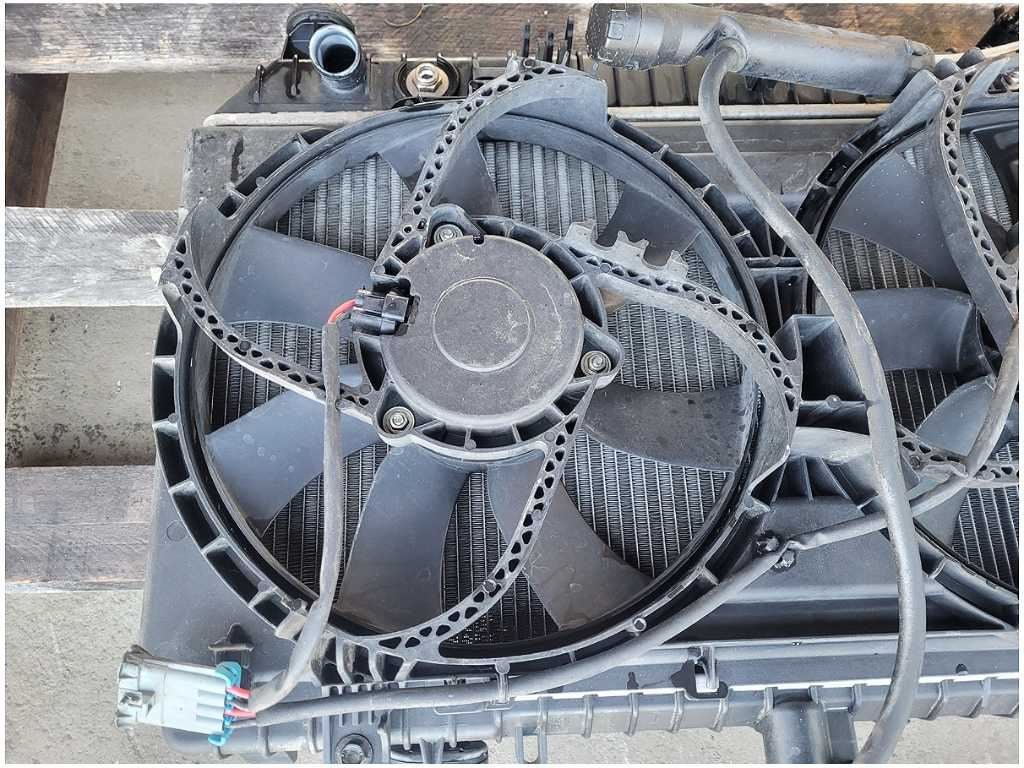 2010 - 2015 Chevrolet Camaro SS 6.2L Radiator Fan Condenser Engine Cooling 2820 - The Parts Farm