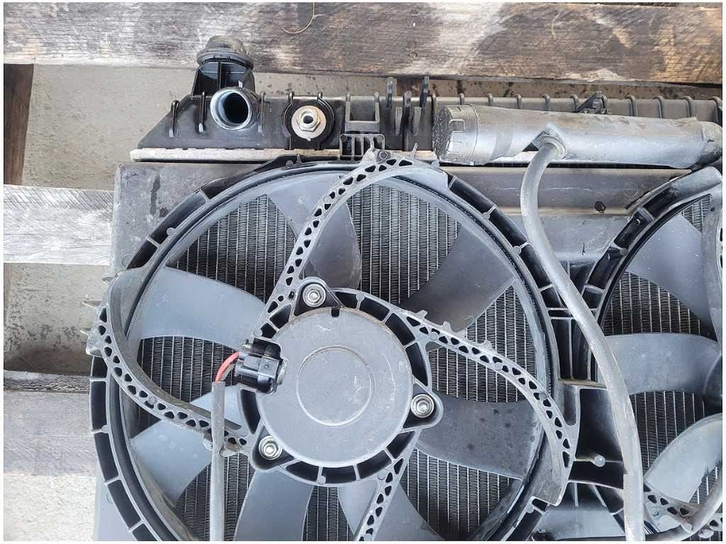 2010 - 2015 Chevrolet Camaro SS 6.2L Radiator Fan Condenser Engine Cooling 2820 - The Parts Farm