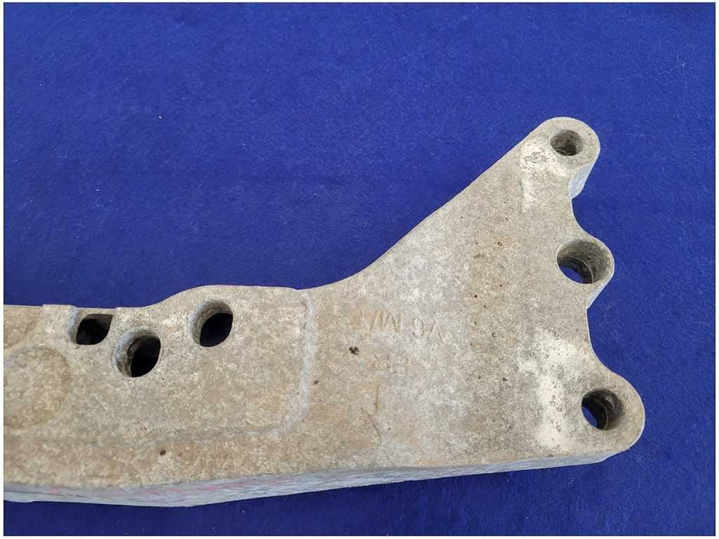 2010 - 2015 Chevrolet Camaro SS 6.2L Transmission Crossmember Mount Bracket - The Parts Farm