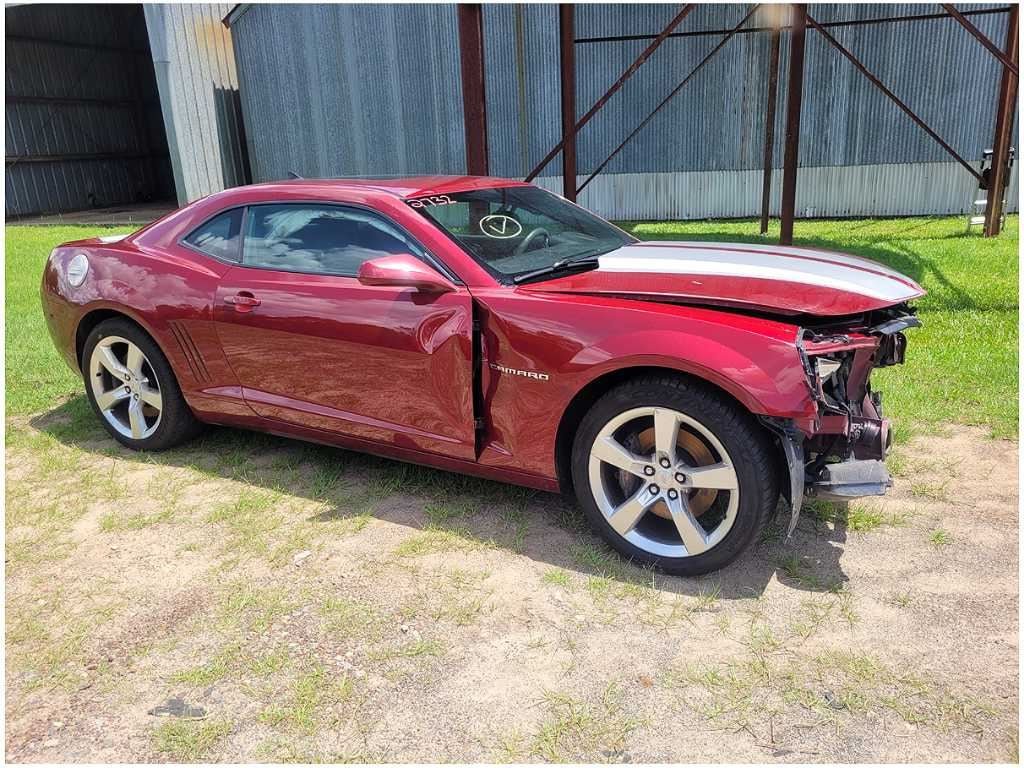 2010 - 2015 Chevrolet Camaro SS Coupe Front Red Floor Mats *Used* 2732 - The Parts Farm