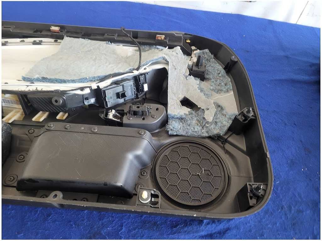 2010-2015 Chevrolet Camaro SS Coupe Pair Front Door Panels Card *Read 2889 - The Parts Farm