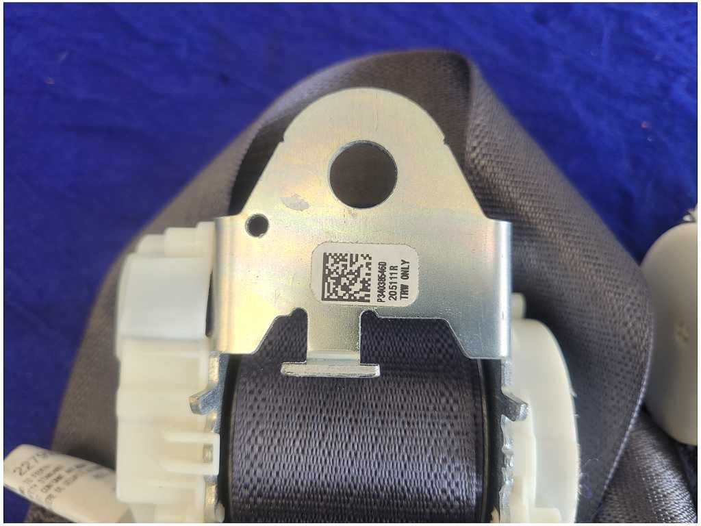 2010 - 2015 Chevrolet Camaro SS Coupe Pair Rear Seat Belts Black Back 2722 - The Parts Farm