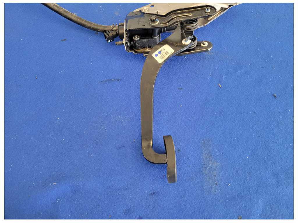 2010 - 2015 Chevrolet Camaro SS manual Clutch Pedal Cage Assembly 2582 - The Parts Farm