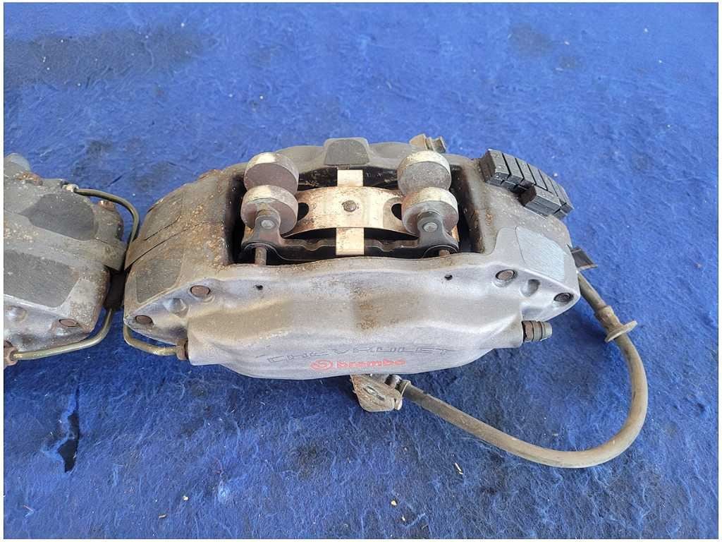 2010 - 2015 Chevrolet Camaro SS Pair Front Brembo Brake Calipers Pads 2820 - The Parts Farm