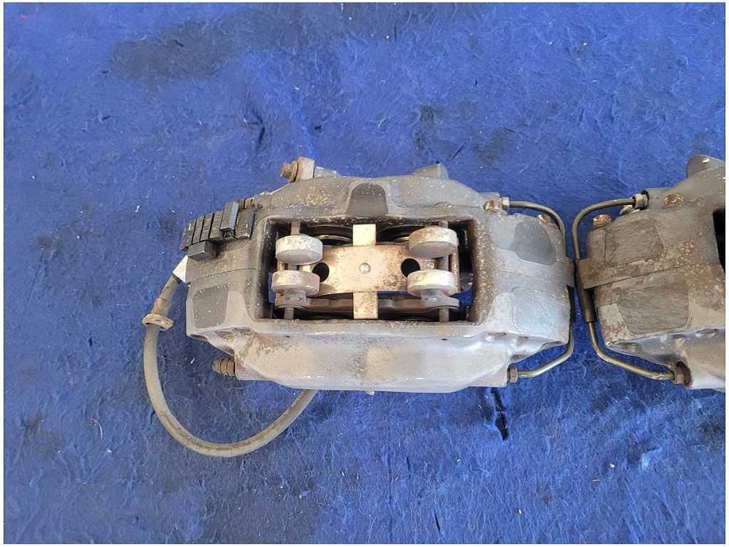 2010 - 2015 Chevrolet Camaro SS Pair Front Brembo Brake Calipers Pads 2820 - The Parts Farm