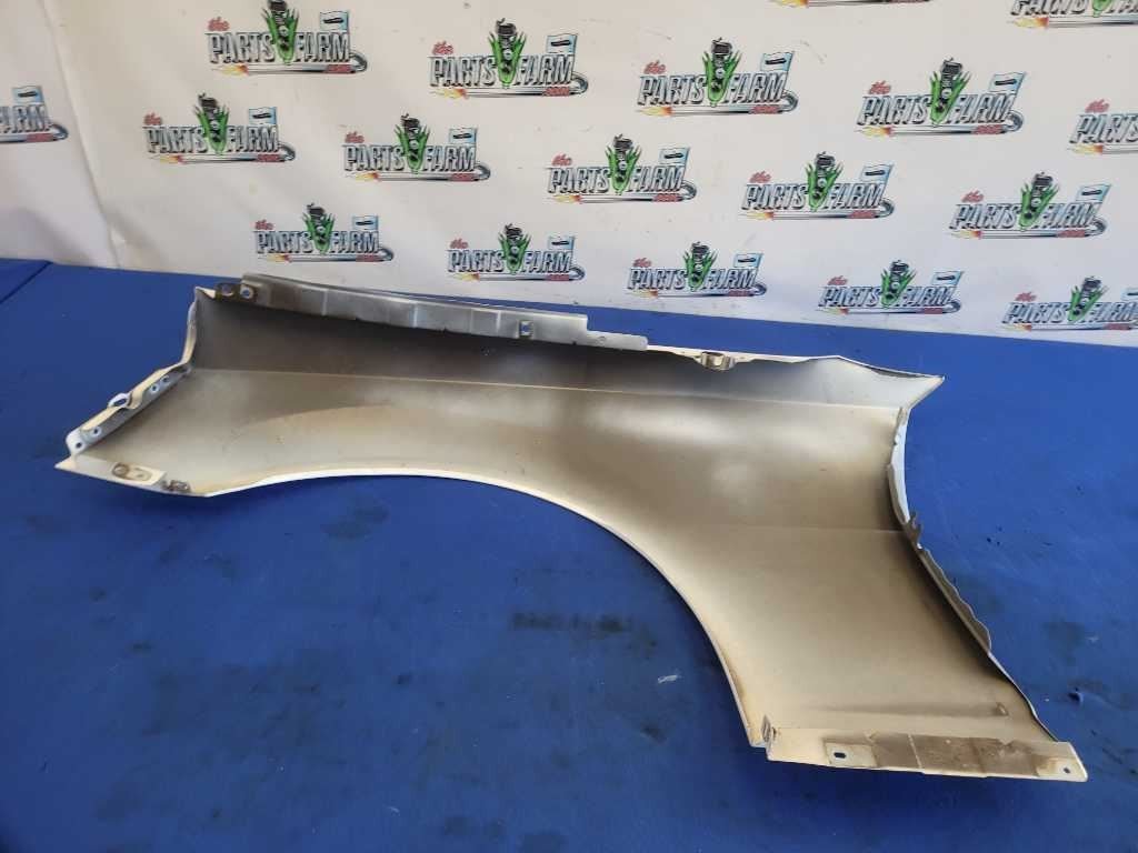 2010 - 2015 Chevrolet Camaro SS Passenger Front Fender Part Body Paint White 2626 - The Parts Farm