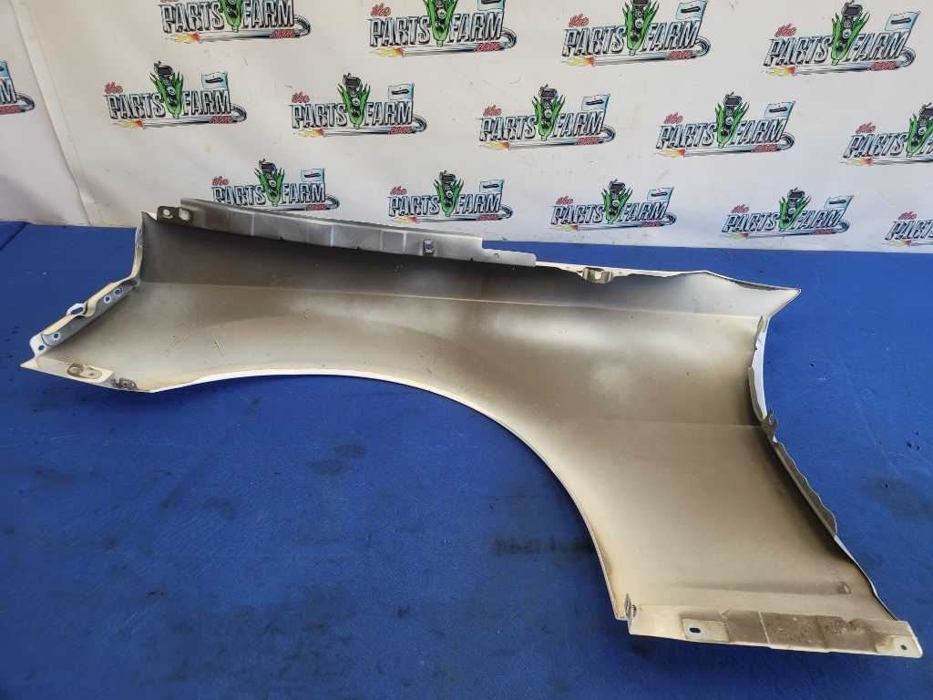 2010 - 2015 Chevrolet Camaro SS Passenger Front Fender Part Body Paint White 2626 - The Parts Farm