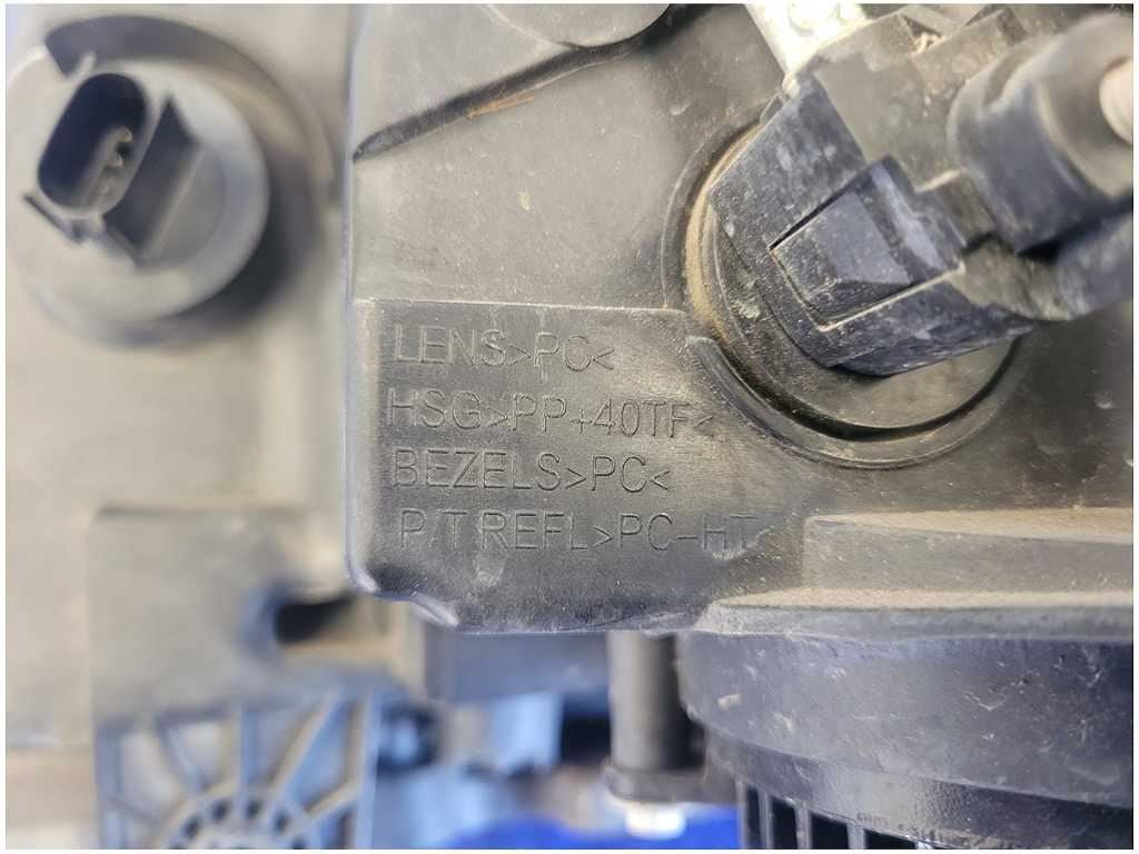 2010 - 2015 Chevrolet Camaro SS Passenger Front HID Headlight Lamp Light 2764 - The Parts Farm