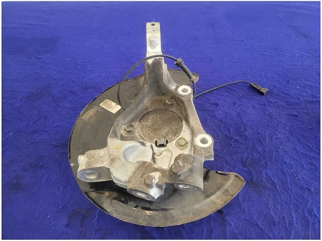 2010 - 2015 Chevrolet Camaro SS Passenger Front Spindle Knuckle Hub 2719 - The Parts Farm