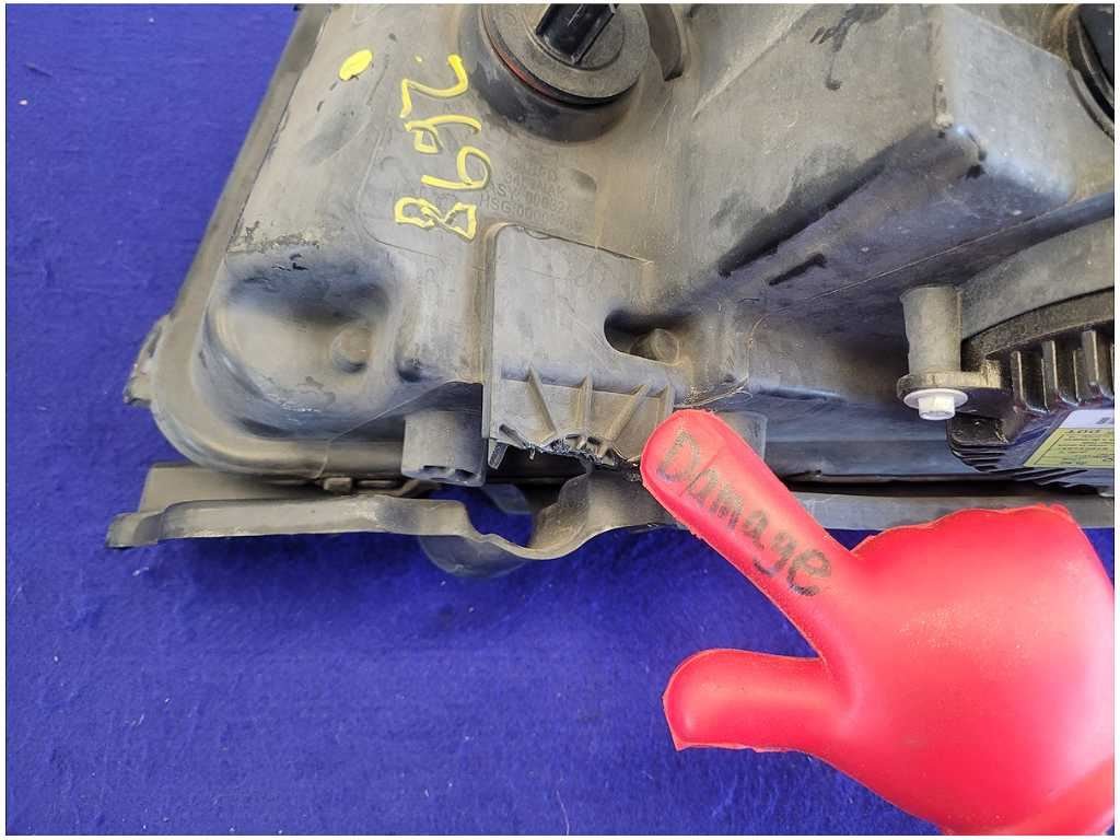 2010 - 2015 Chevrolet Camaro SS Passenger Headlight HID Opt T4F Front *Read* 2698 - The Parts Farm