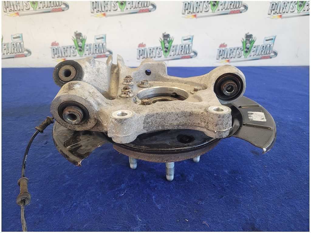 2010 - 2015 Chevrolet Camaro SS Passenger Rear Knuckle Spindle Hub 2764 - The Parts Farm