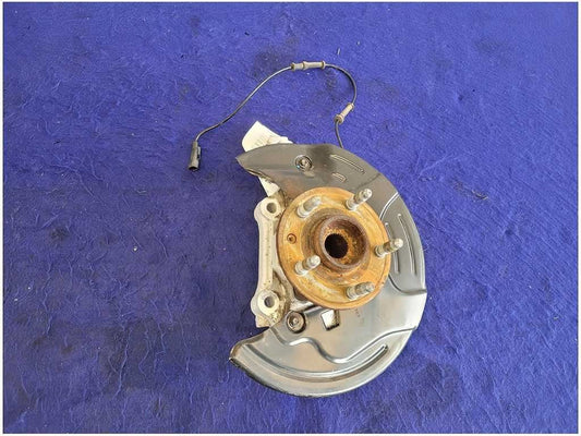 2010 - 2015 Chevrolet Camaro SS Passenger RH Front Spindle Knuckle Hub 2722 - The Parts Farm