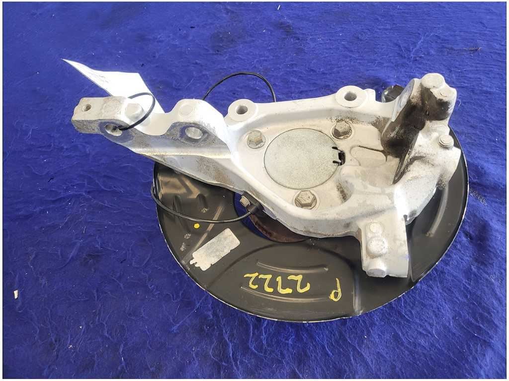 2010 - 2015 Chevrolet Camaro SS Passenger RH Front Spindle Knuckle Hub 2722 - The Parts Farm