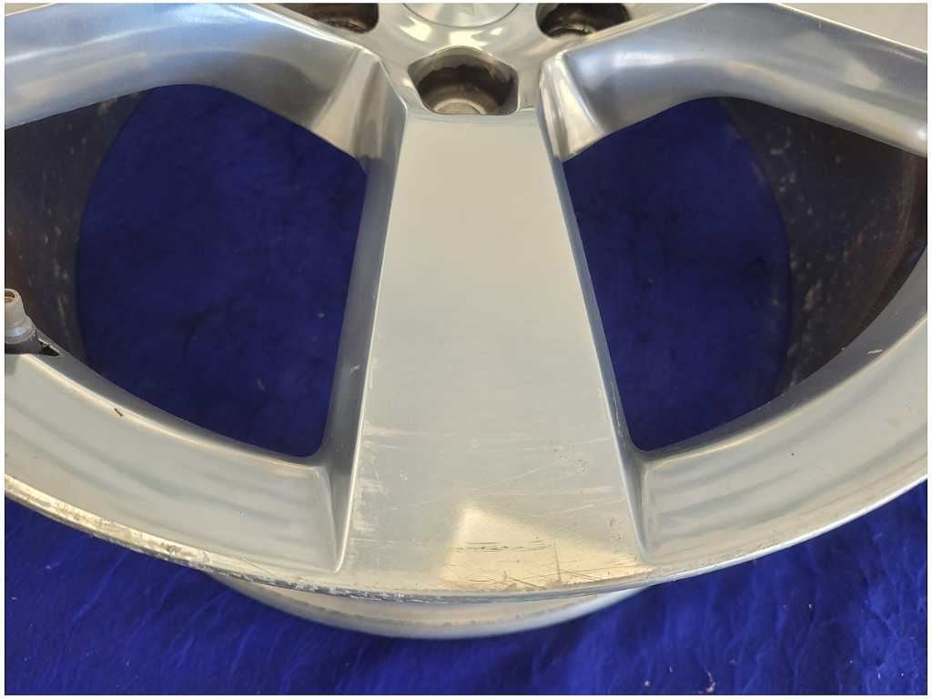 2010 - 2015 Chevrolet Camaro SS Rear Wheel 20x9 Polished Rim - The Parts Farm