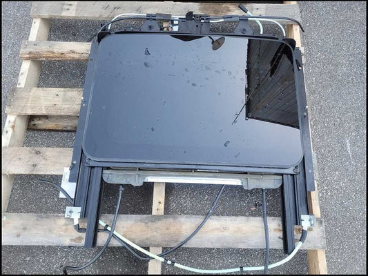 2010 - 2015 Chevrolet Camaro SS Sunroof Glass Window Upper Roof Frame Track 2673 - The Parts Farm