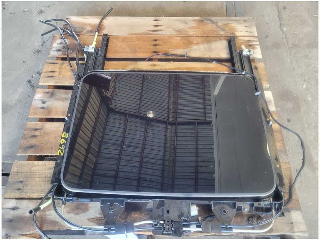 2010 - 2015 Chevrolet Camaro SS Sunroof Glass Window Upper Roof Frame Track 2698 - The Parts Farm