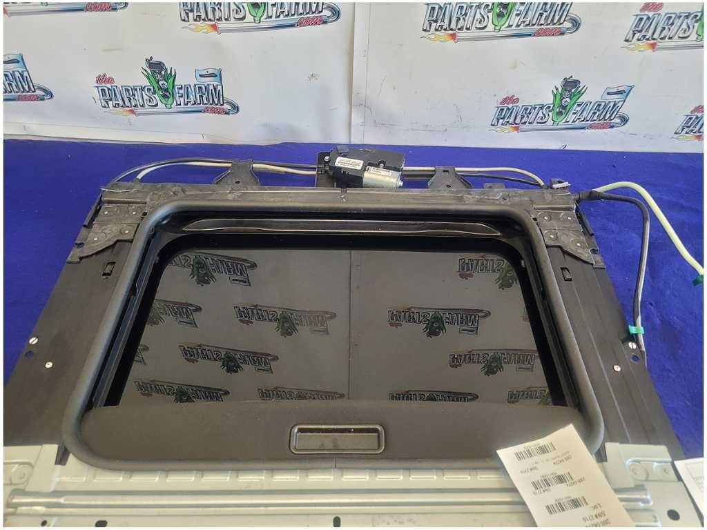 2010 - 2015 Chevrolet Camaro SS Sunroof Glass Window Upper Roof Frame Track 2719 - The Parts Farm