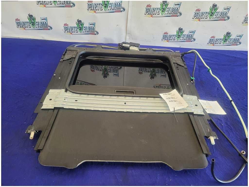 2010 - 2015 Chevrolet Camaro SS Sunroof Glass Window Upper Roof Frame Track 2719 - The Parts Farm