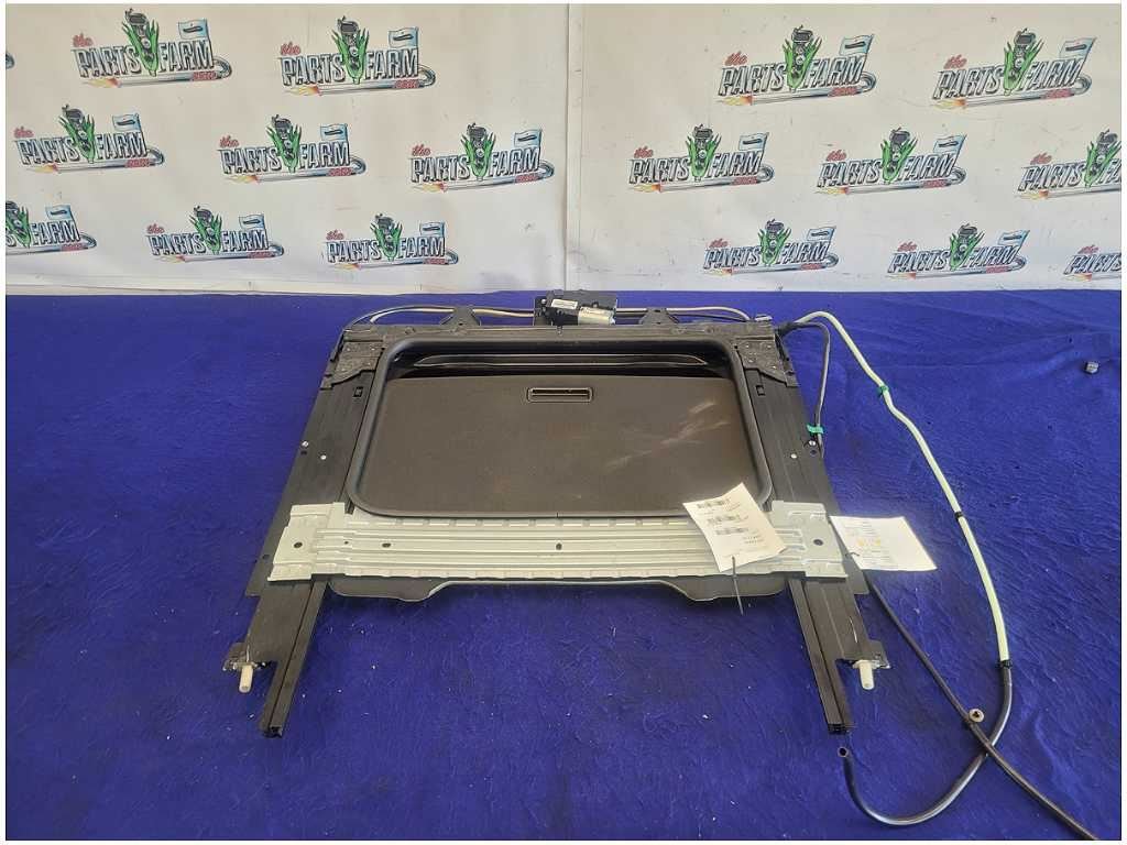 2010 - 2015 Chevrolet Camaro SS Sunroof Glass Window Upper Roof Frame Track 2719 - The Parts Farm
